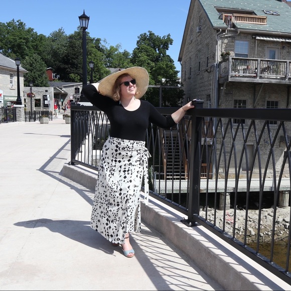 Meet your Posher, Kesia - Picture 2 of 2